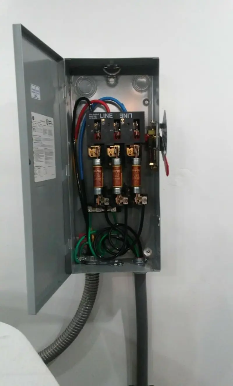 Three-phase disconnect switch installed for Smoke Detector Installation in Hackensack